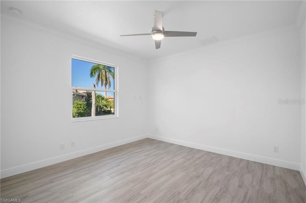 En Venta: $929,900 (3 camas, 3 baños, 2361 Pies cuadrados)
