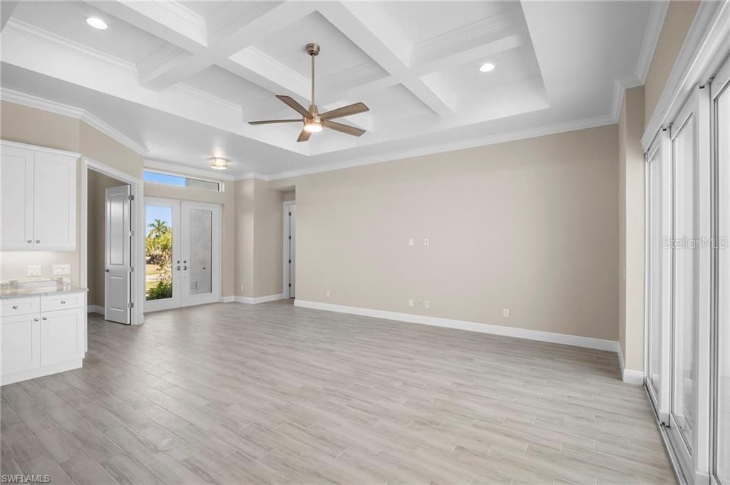 En Venta: $929,900 (3 camas, 3 baños, 2361 Pies cuadrados)