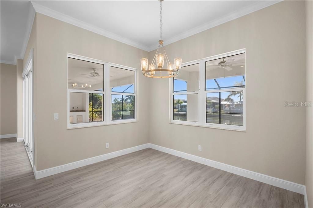 En Venta: $929,900 (3 camas, 3 baños, 2361 Pies cuadrados)