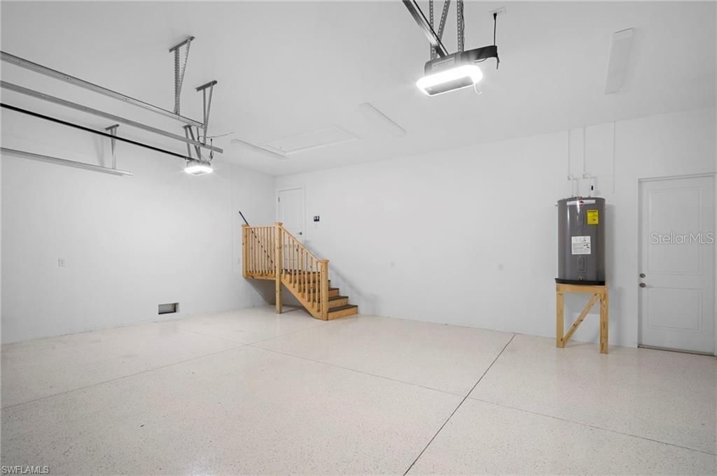 En Venta: $929,900 (3 camas, 3 baños, 2361 Pies cuadrados)