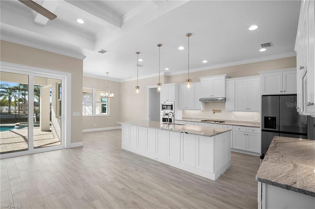 En Venta: $929,900 (3 camas, 3 baños, 2361 Pies cuadrados)