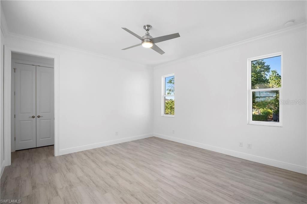 En Venta: $929,900 (3 camas, 3 baños, 2361 Pies cuadrados)