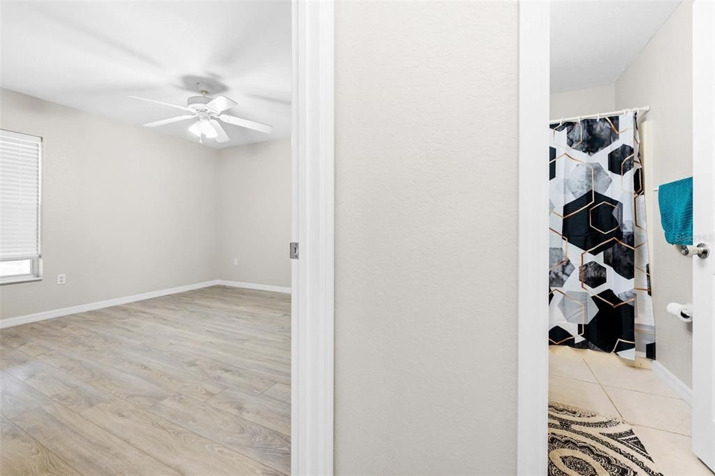 Active With Contract: $285,000 (3 beds, 2 baths, 1459 Square Feet)