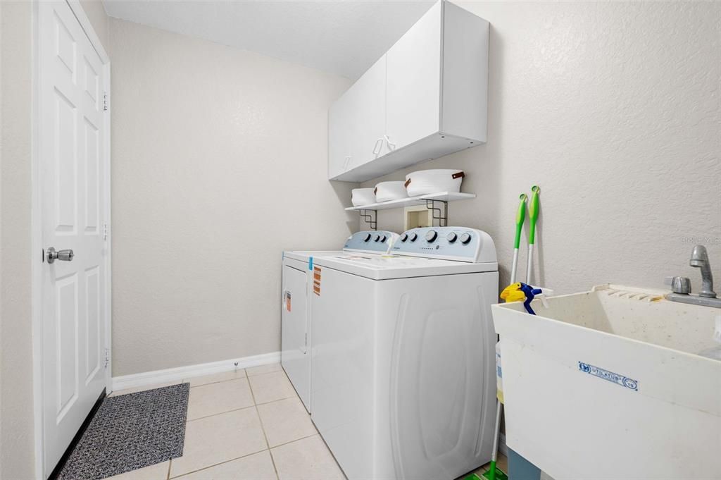 Active With Contract: $285,000 (3 beds, 2 baths, 1459 Square Feet)