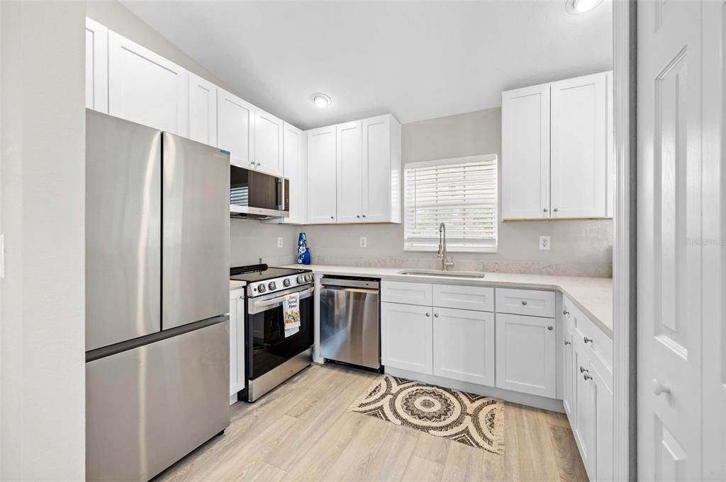 Active With Contract: $285,000 (3 beds, 2 baths, 1459 Square Feet)