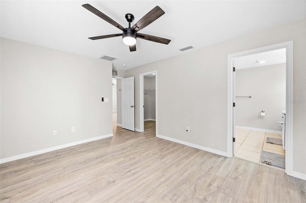 Active With Contract: $285,000 (3 beds, 2 baths, 1459 Square Feet)
