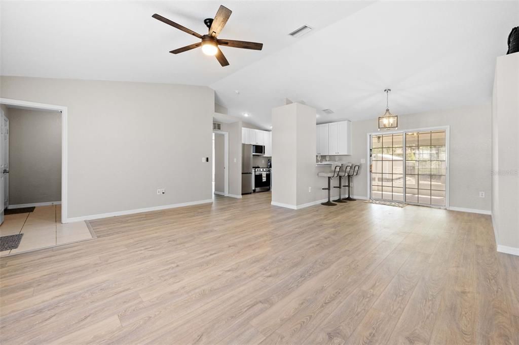 Active With Contract: $285,000 (3 beds, 2 baths, 1459 Square Feet)