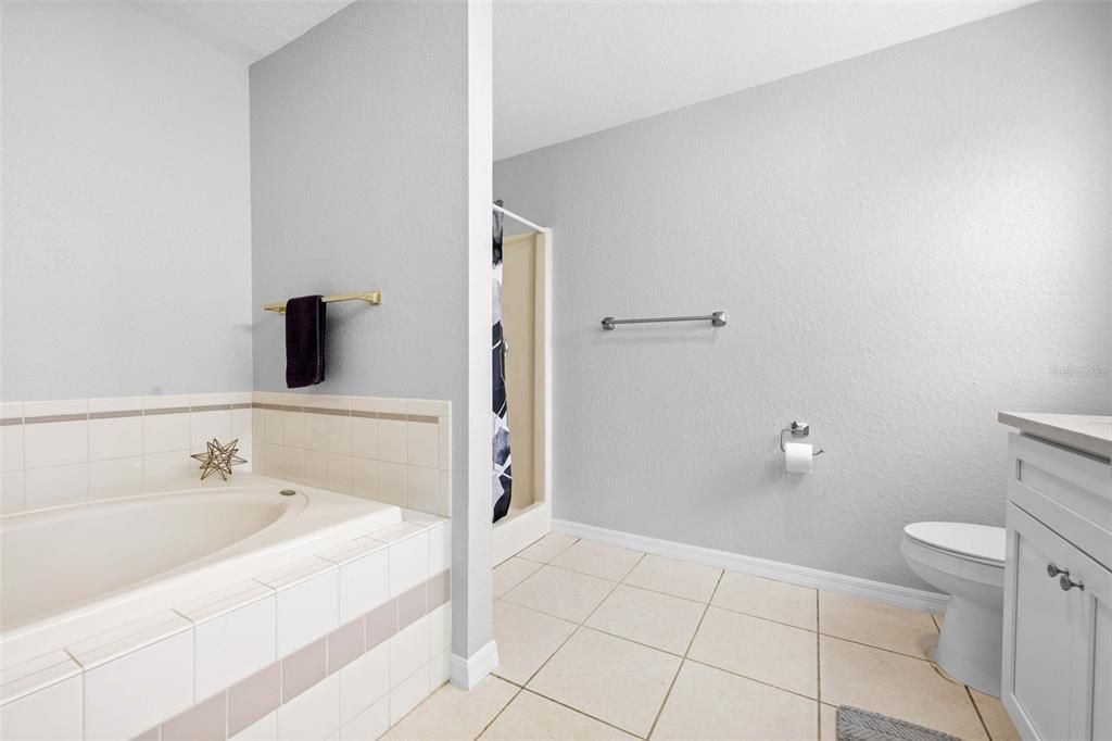 Active With Contract: $285,000 (3 beds, 2 baths, 1459 Square Feet)