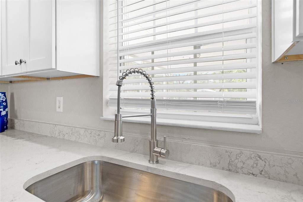 Active With Contract: $285,000 (3 beds, 2 baths, 1459 Square Feet)