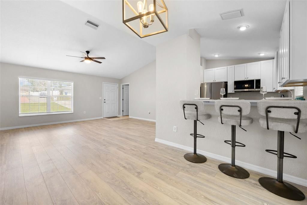 Active With Contract: $285,000 (3 beds, 2 baths, 1459 Square Feet)