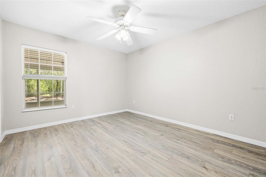 Active With Contract: $285,000 (3 beds, 2 baths, 1459 Square Feet)