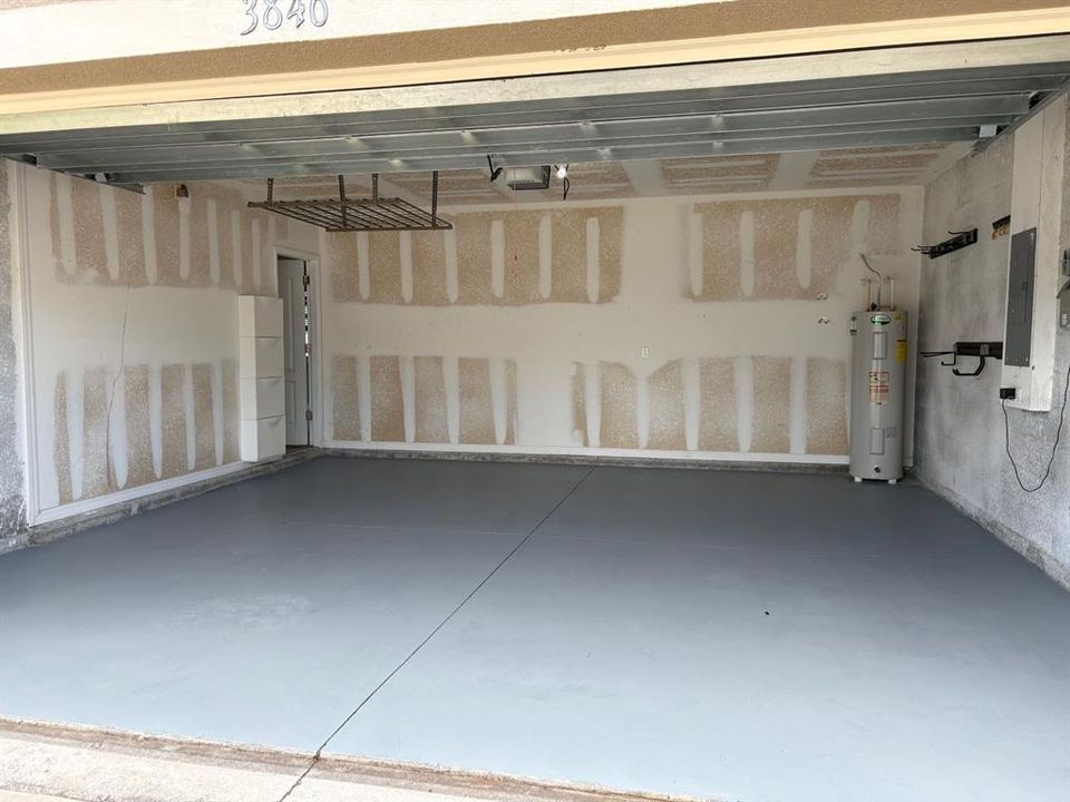 For Sale: $339,900 (4 beds, 2 baths, 2505 Square Feet)