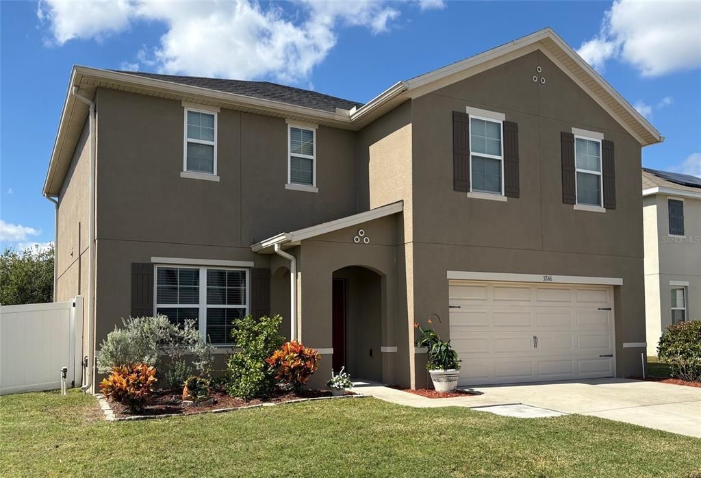 For Sale: $339,900 (4 beds, 2 baths, 2505 Square Feet)