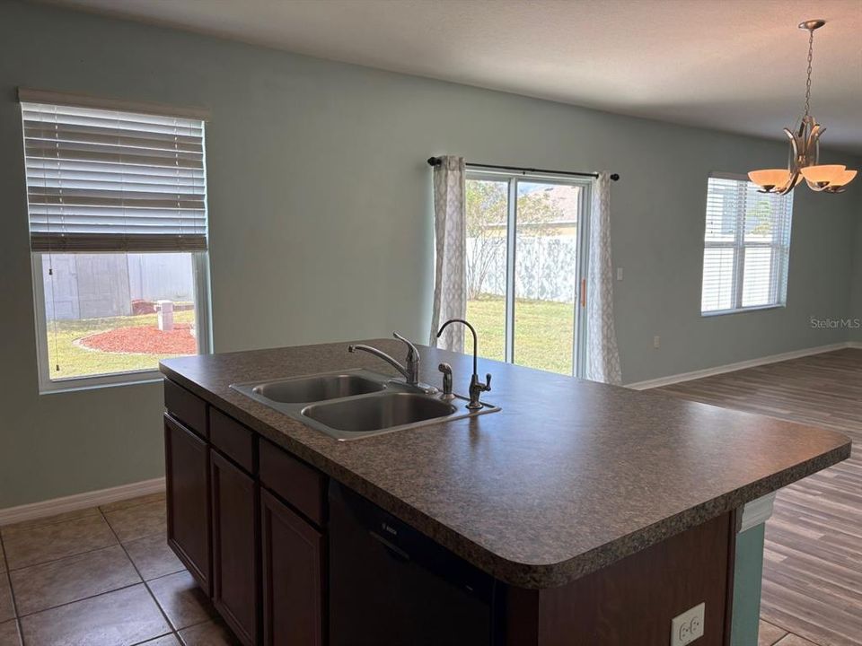 For Sale: $339,900 (4 beds, 2 baths, 2505 Square Feet)