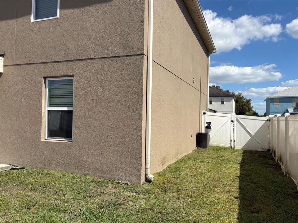For Sale: $339,900 (4 beds, 2 baths, 2505 Square Feet)