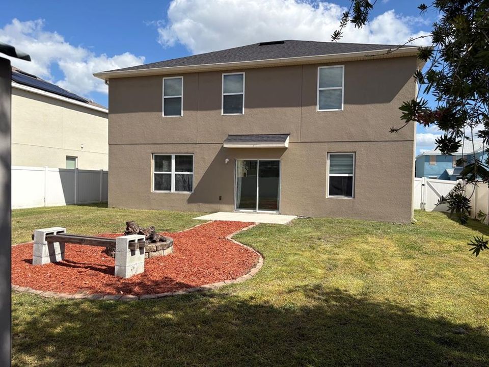 For Sale: $339,900 (4 beds, 2 baths, 2505 Square Feet)
