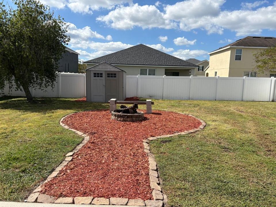For Sale: $339,900 (4 beds, 2 baths, 2505 Square Feet)