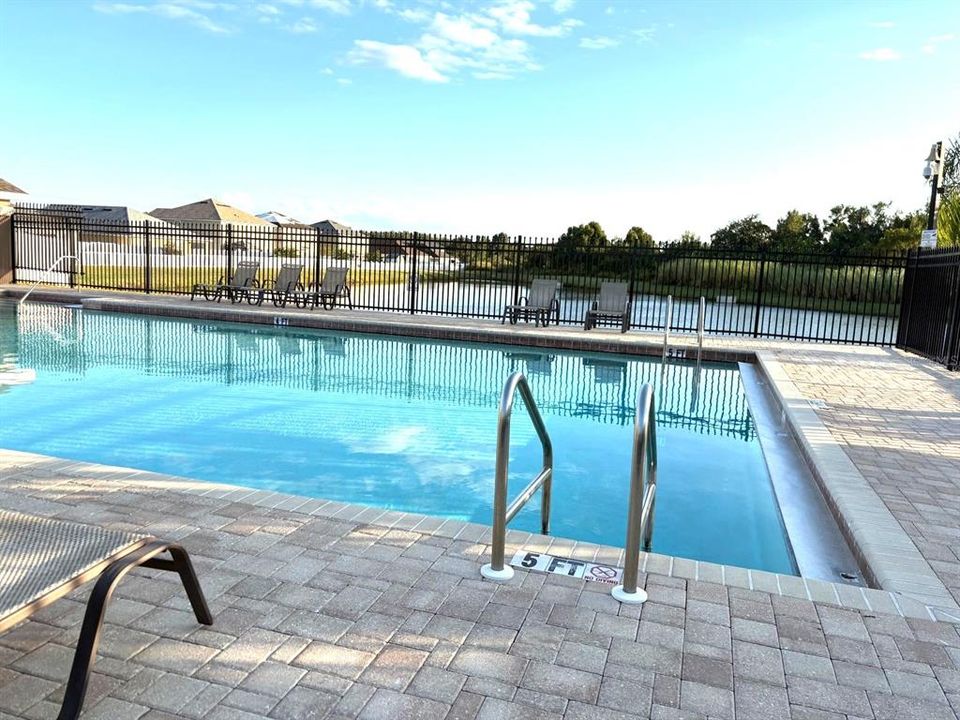 For Sale: $339,900 (4 beds, 2 baths, 2505 Square Feet)