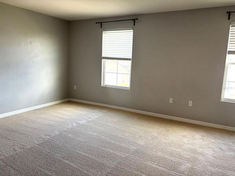 For Sale: $339,900 (4 beds, 2 baths, 2505 Square Feet)