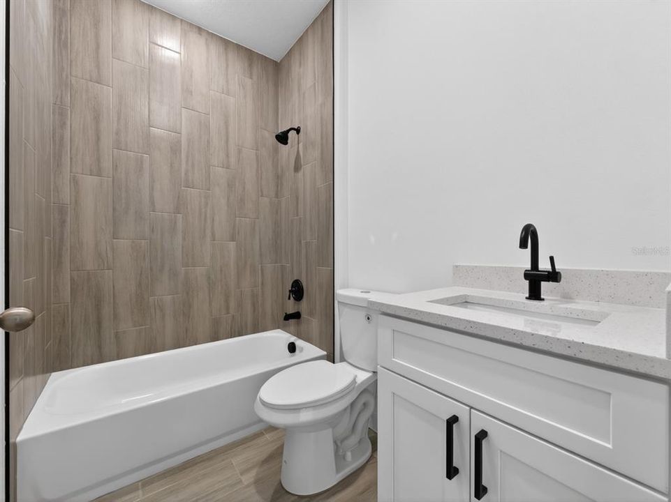 For Rent: $2,200 (3 beds, 2 baths, 1413 Square Feet)