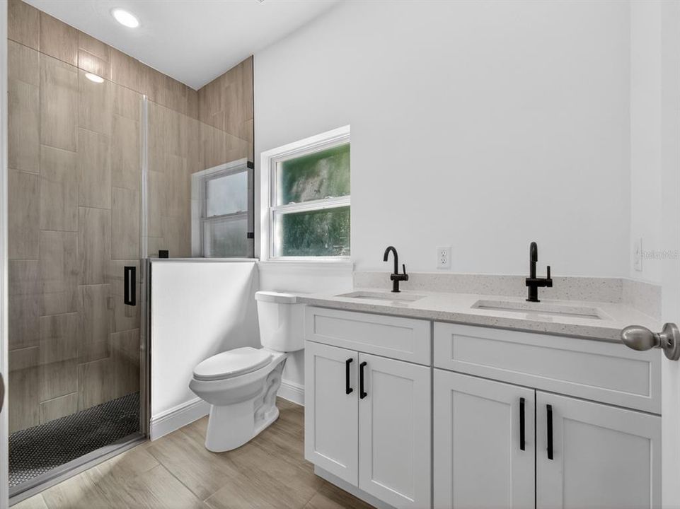 For Rent: $2,200 (3 beds, 2 baths, 1413 Square Feet)