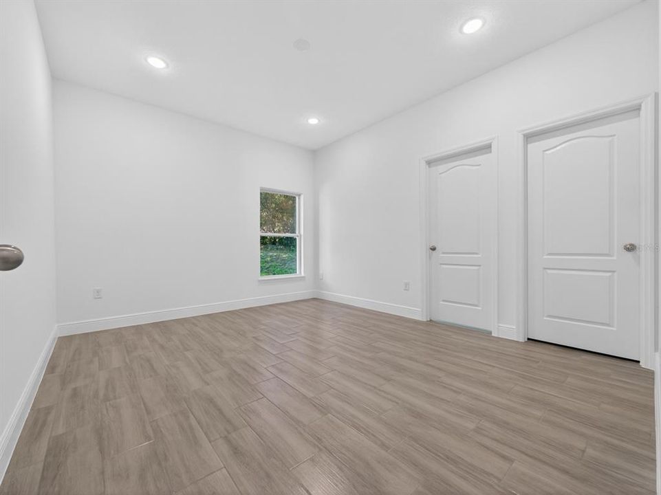 For Rent: $2,200 (3 beds, 2 baths, 1413 Square Feet)