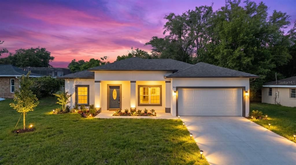 For Rent: $2,200 (3 beds, 2 baths, 1413 Square Feet)