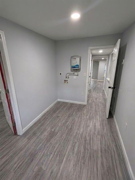 For Rent: $1,675 (3 beds, 1 baths, 710 Square Feet)