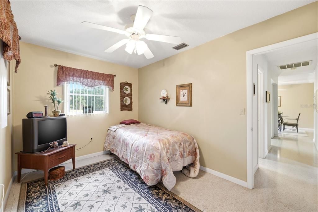 For Sale: $285,000 (3 beds, 2 baths, 1586 Square Feet)