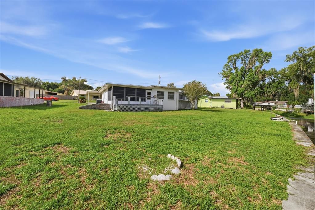 For Sale: $285,000 (3 beds, 2 baths, 1586 Square Feet)