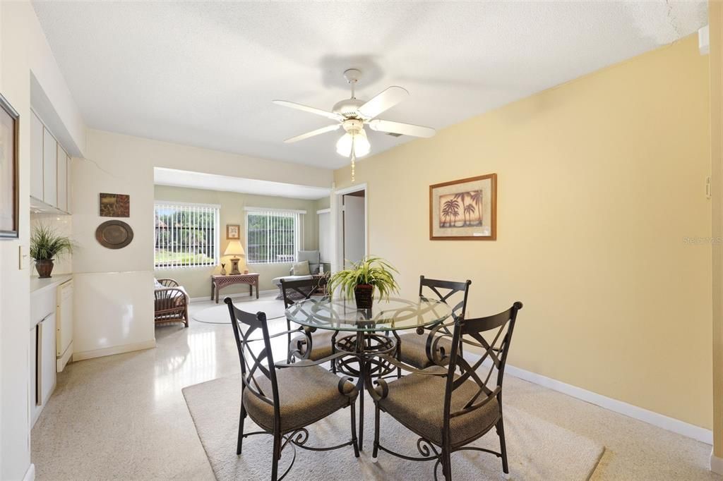 For Sale: $285,000 (3 beds, 2 baths, 1586 Square Feet)