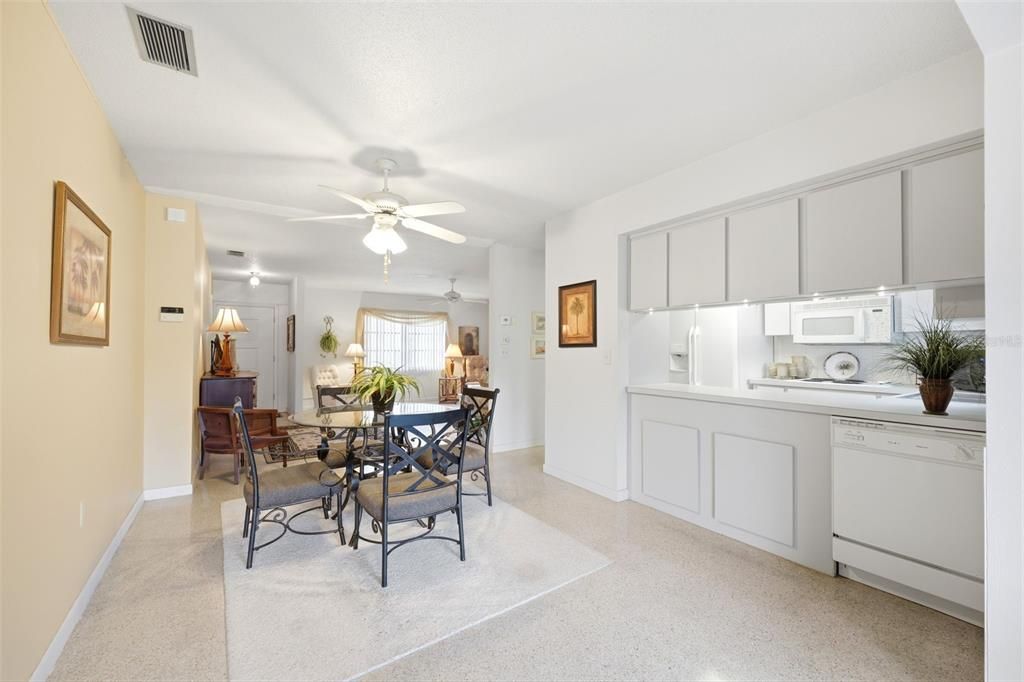 For Sale: $285,000 (3 beds, 2 baths, 1586 Square Feet)