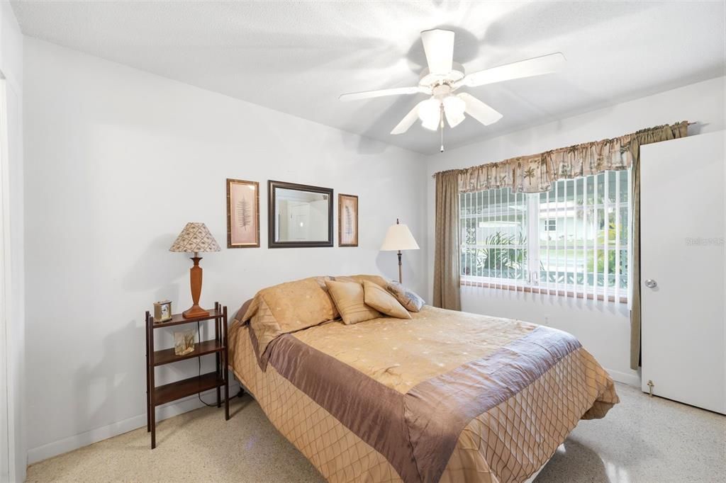 For Sale: $285,000 (3 beds, 2 baths, 1586 Square Feet)