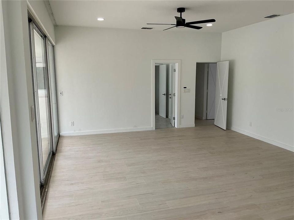 For Sale: $895,000 (3 beds, 2 baths, 2400 Square Feet)