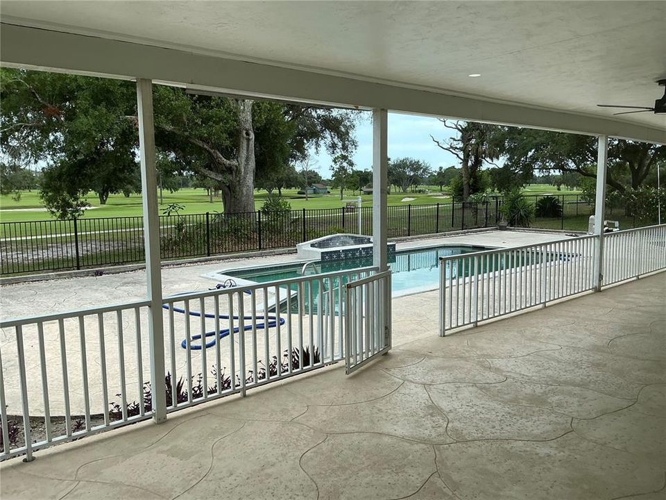 For Sale: $895,000 (3 beds, 2 baths, 2400 Square Feet)
