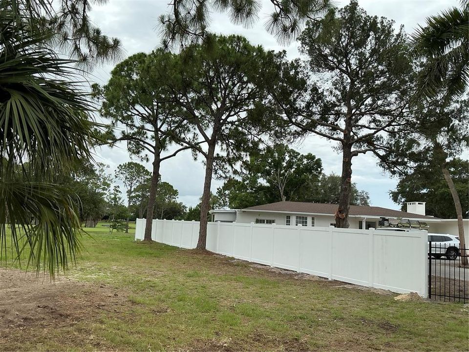 For Sale: $895,000 (3 beds, 2 baths, 2400 Square Feet)