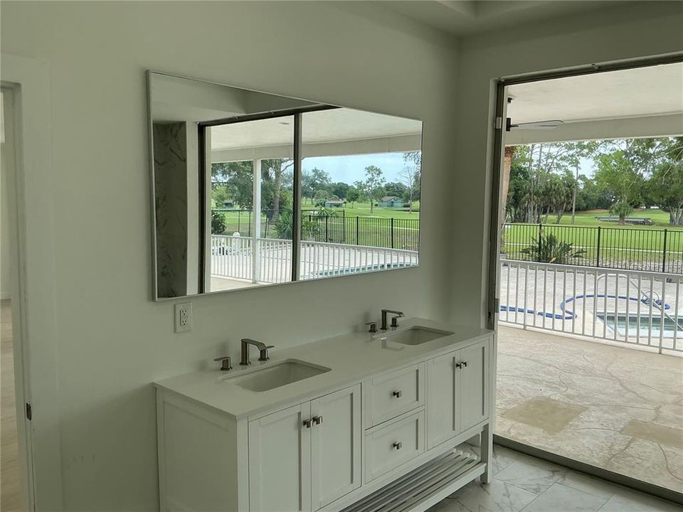 For Sale: $895,000 (3 beds, 2 baths, 2400 Square Feet)