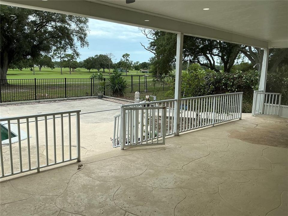 For Sale: $895,000 (3 beds, 2 baths, 2400 Square Feet)