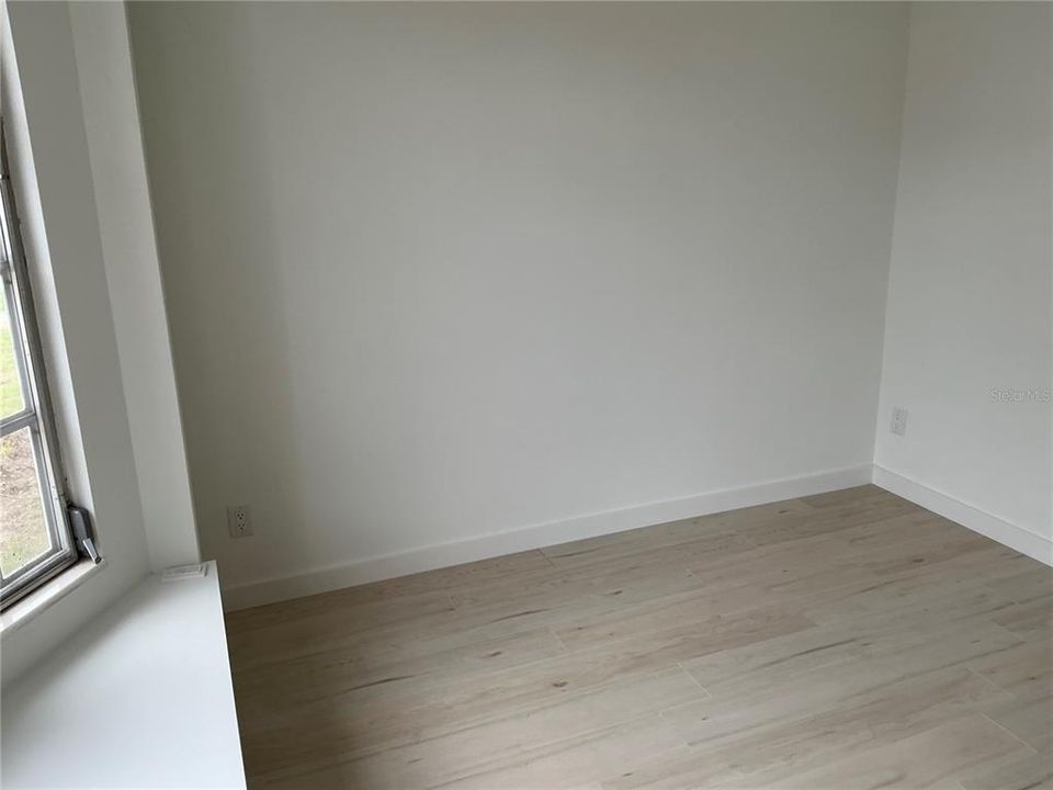 For Sale: $895,000 (3 beds, 2 baths, 2400 Square Feet)