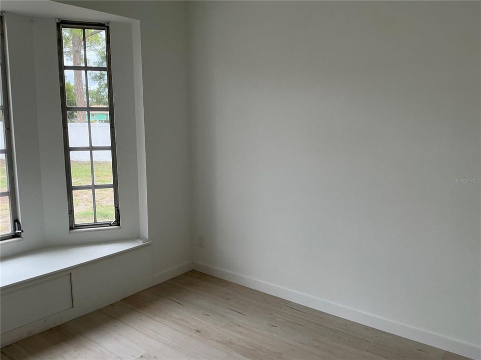 For Sale: $895,000 (3 beds, 2 baths, 2400 Square Feet)