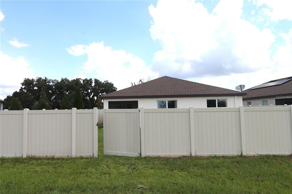 For Sale: $335,000 (4 beds, 2 baths, 1844 Square Feet)