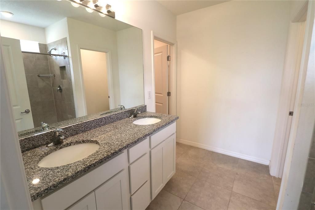 For Sale: $335,000 (4 beds, 2 baths, 1844 Square Feet)