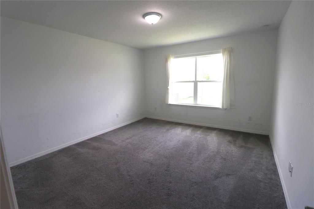 For Sale: $335,000 (4 beds, 2 baths, 1844 Square Feet)