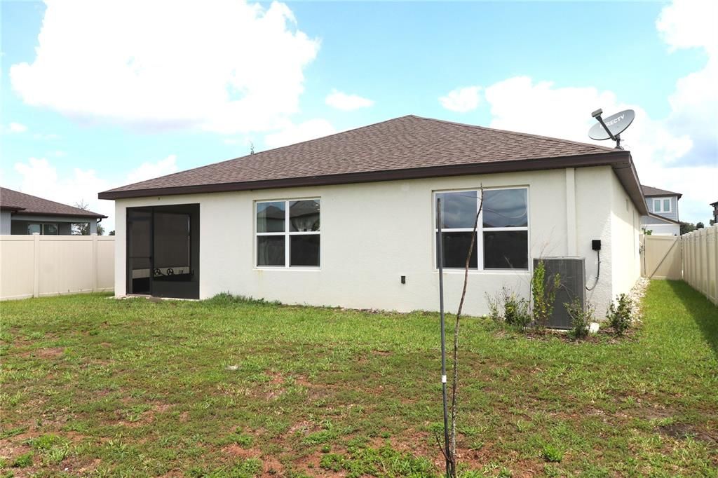 For Sale: $335,000 (4 beds, 2 baths, 1844 Square Feet)