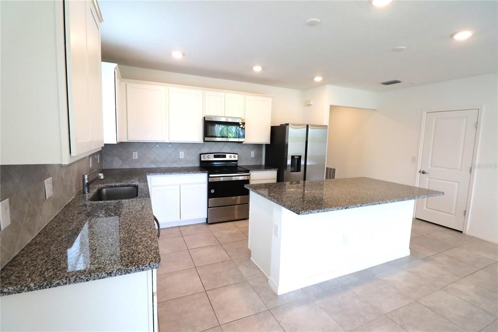 For Sale: $335,000 (4 beds, 2 baths, 1844 Square Feet)