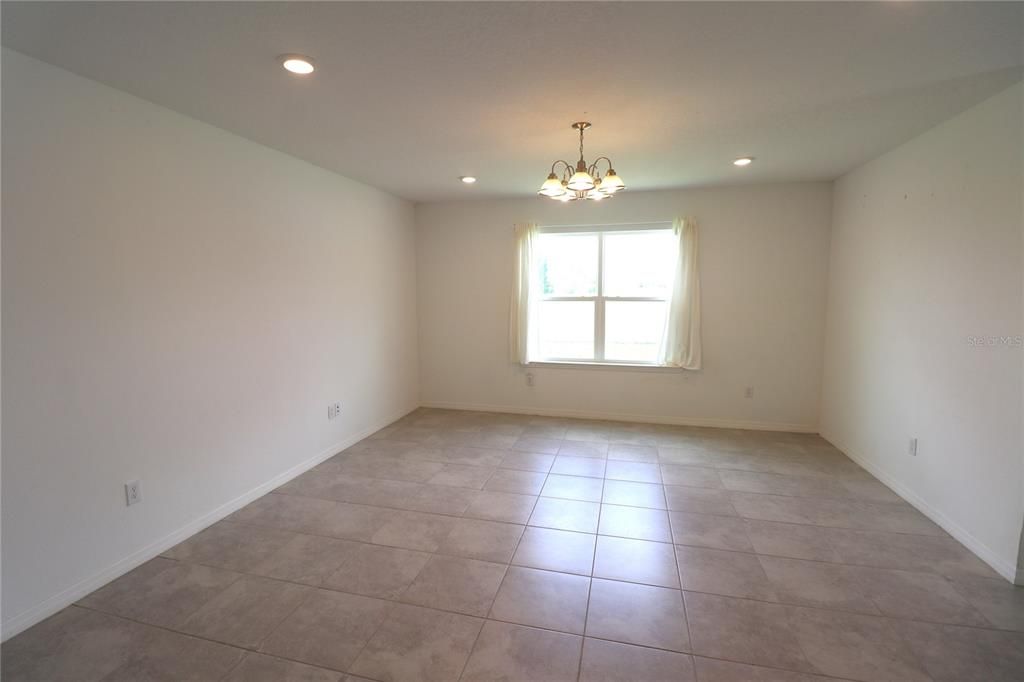 For Sale: $335,000 (4 beds, 2 baths, 1844 Square Feet)