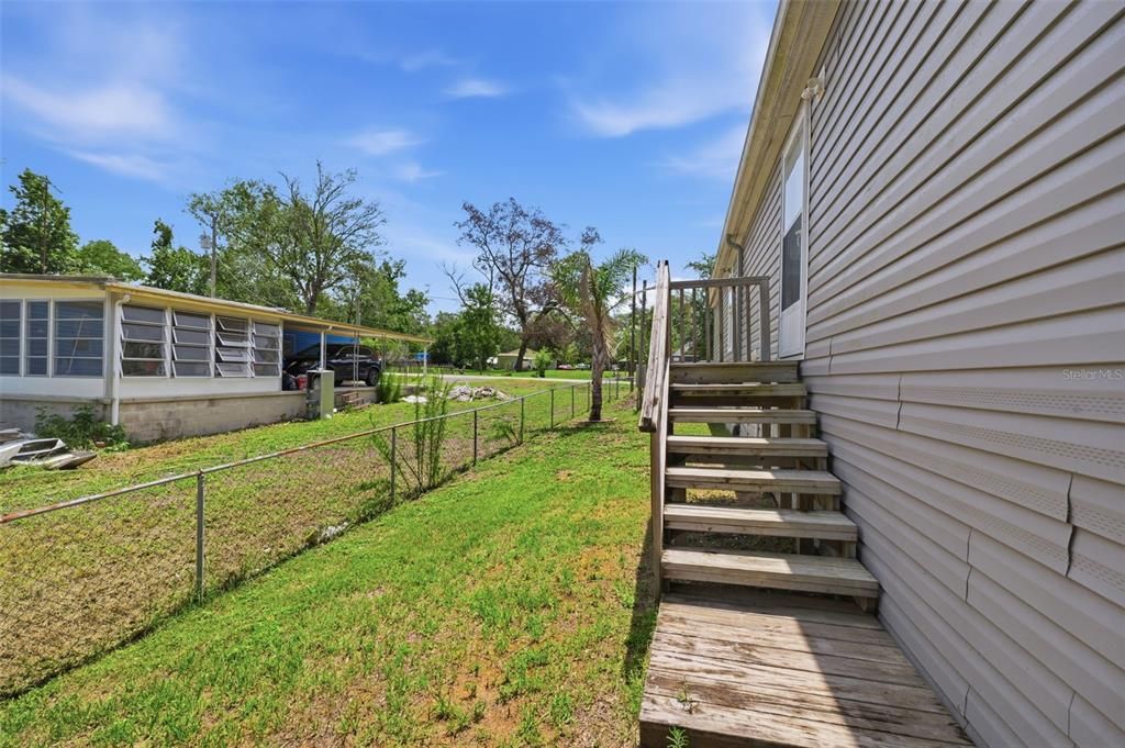 For Sale: $240,000 (3 beds, 2 baths, 728 Square Feet)