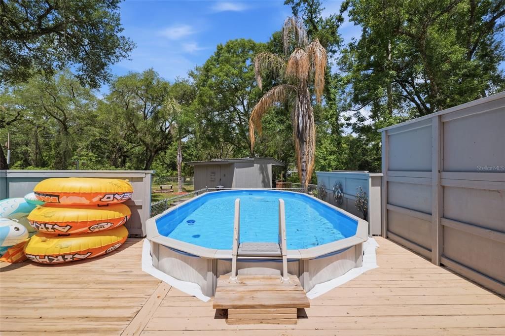 For Sale: $240,000 (3 beds, 2 baths, 728 Square Feet)