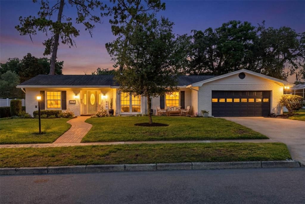 For Sale: $765,000 (4 beds, 2 baths, 2287 Square Feet)