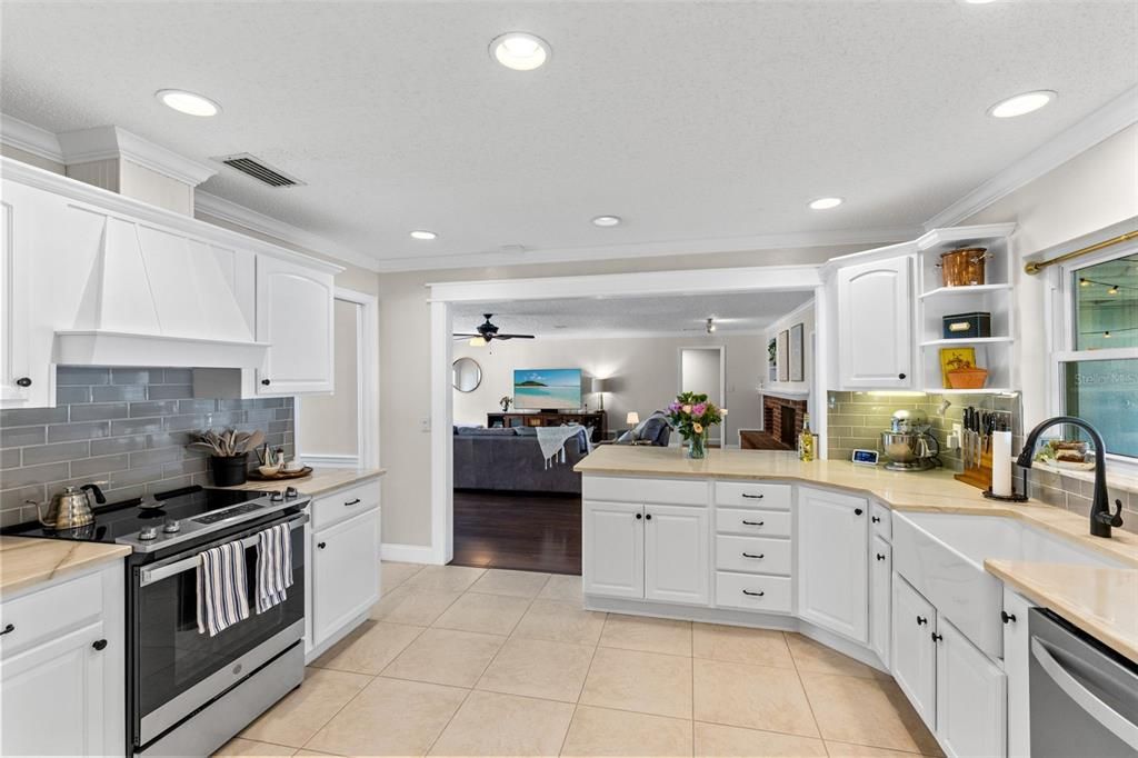 For Sale: $765,000 (4 beds, 2 baths, 2287 Square Feet)